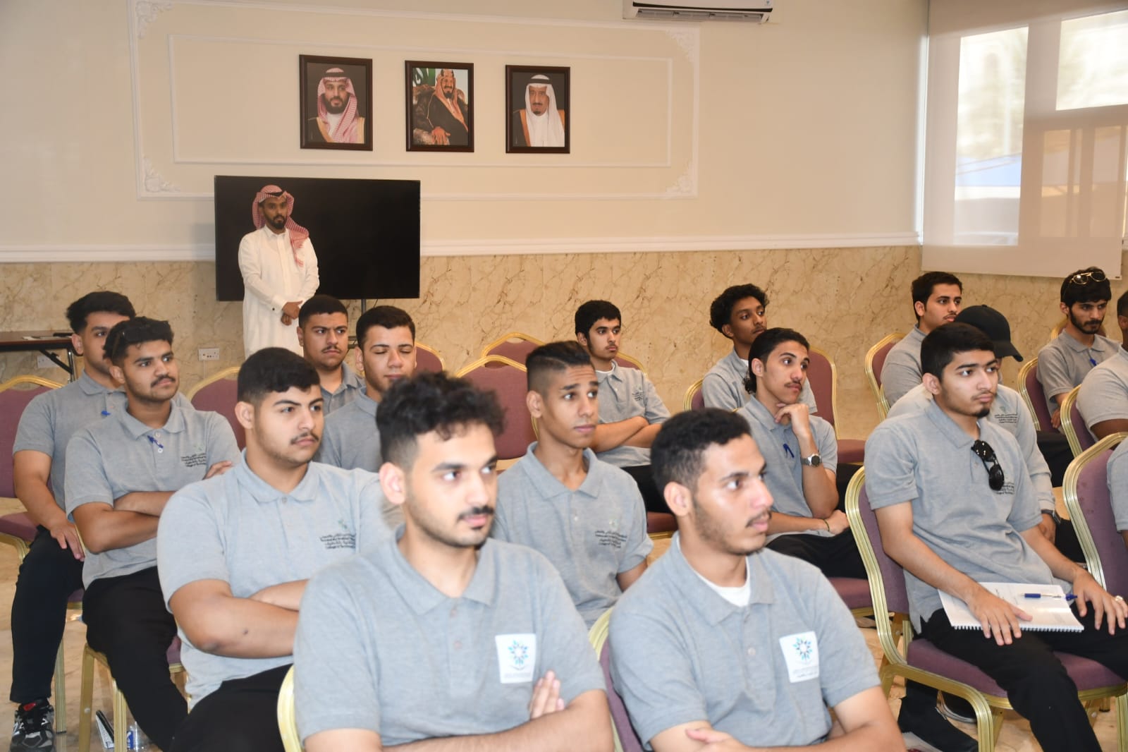 من محاضرة عن التوعية الرقمية للمتدربين